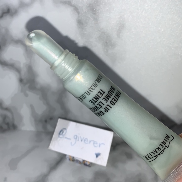 GLACE MINERALIZED TINTED LIP BALM MAC (Baking Beauties) - Picture 6 of 16